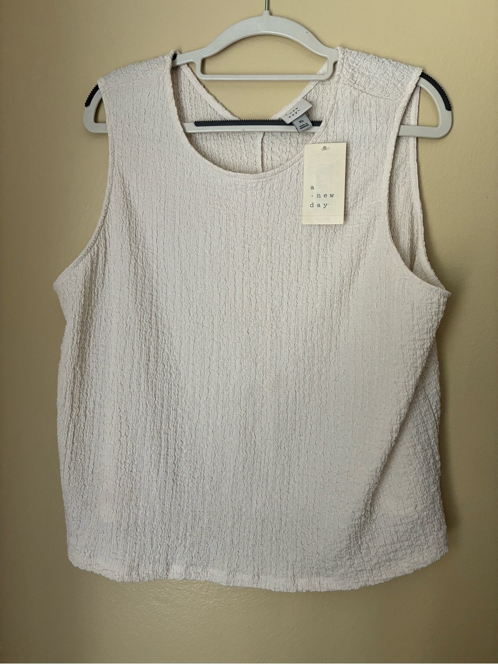 a new day Women's Cream Textured Sleeveless Tank